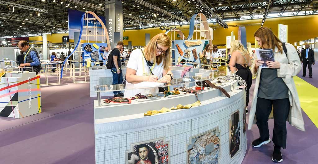 Con más  expositores y menos visitantes