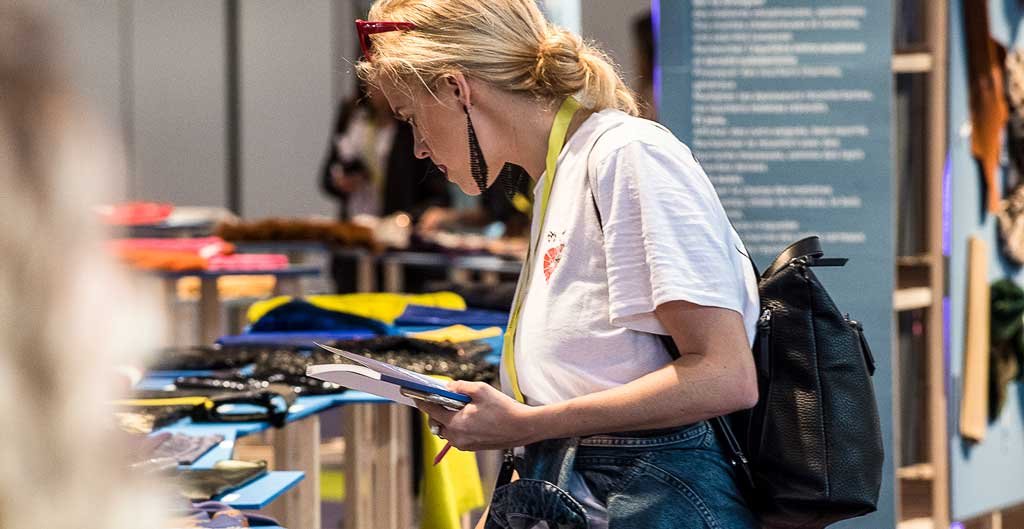 Con más  expositores y menos visitantes