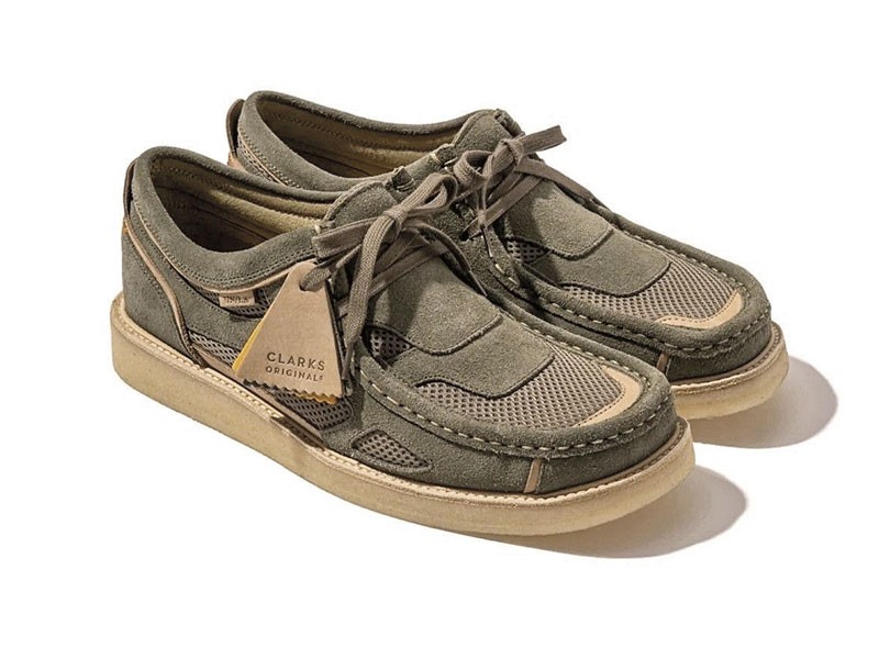 Lace-up casual shoes
