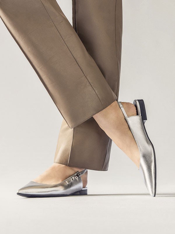 CONCEPTO GENERAL PRIMAVERA VERANO 2026 2026 SERMA 157lovely-slingback--261053Z-52-worn-3-0-0-2000-2000-q99_g.jpg Concepto General - Primavera Verano 2026-27