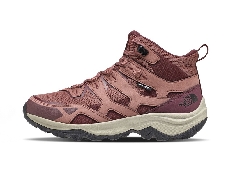 Outdoor boots with trekking DNA for the city