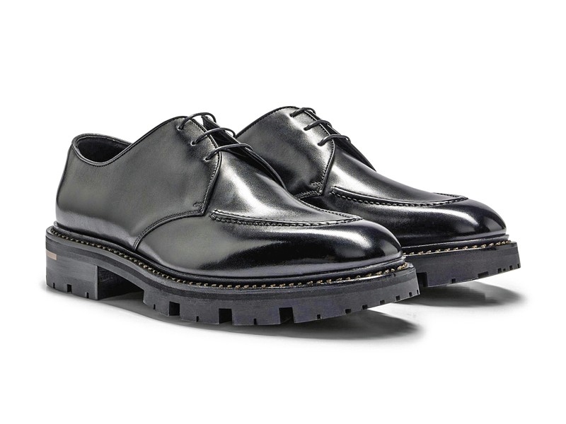Lace-up dress shoes