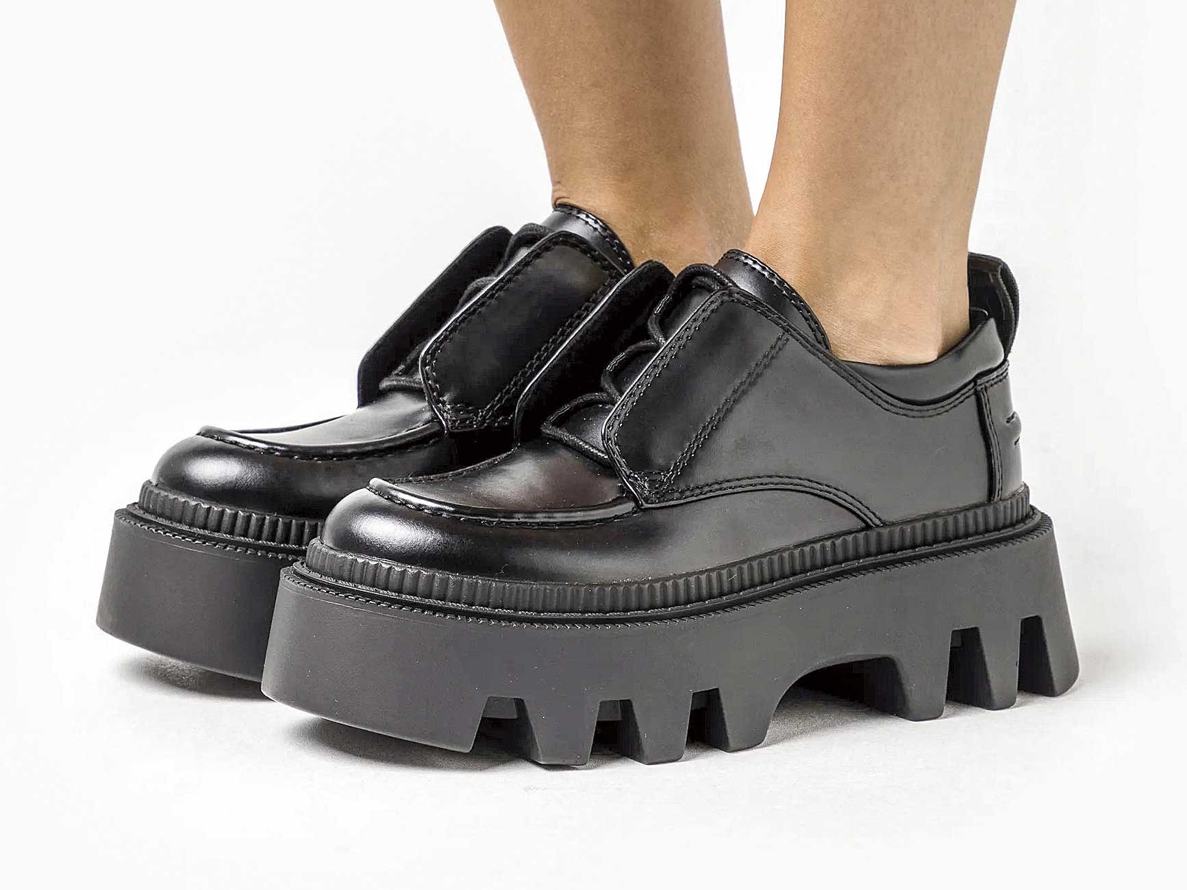 Zapatos bajos acordonados 