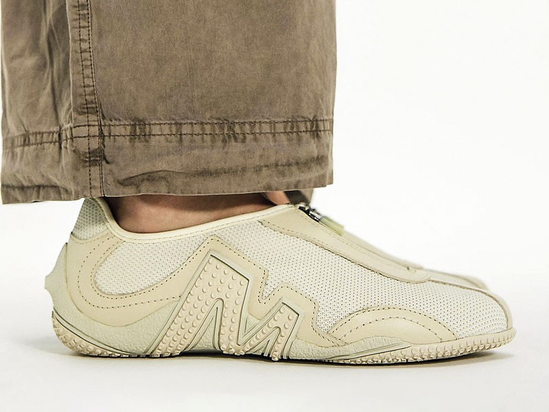 Urban sneakers combine mesh, laces and mixed soles