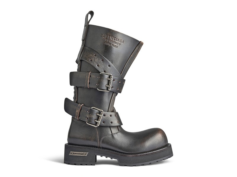 BOTAS BALENCIAGA MOTOQUERAS TENDENCIA 2026 SERMA FOTO-6.jpg The apocalyptic aesthetic of BALENCIAGA’s biker boots