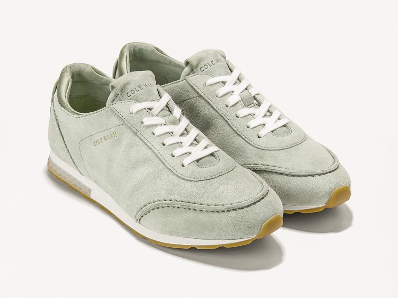 Sneakers masculinas consolidan verdes, gum y perfiles bajos
