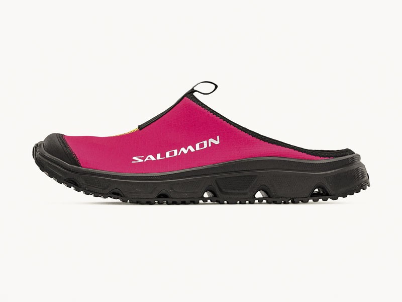 Mules deportivas fusionan talón abierto y sneaker