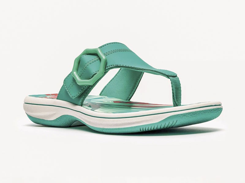 OJOTAS MUJER CALZADO TENDENCIA PRIMAVERA VERNAO 2026 2027 SERMA16726186792_GW_4.jpg Beach flip-flops build identity through color and flat soles