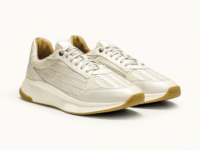 Sneakers masculinas consolidan verdes, gum y perfiles bajos