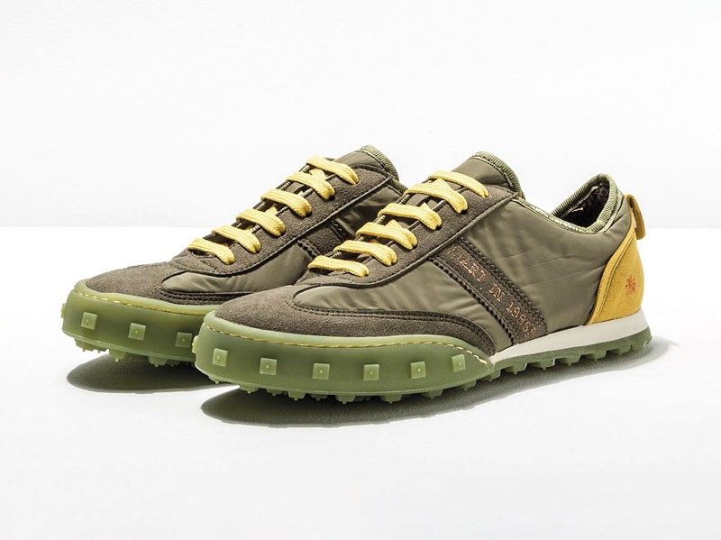 Sneakers Clásicas: Minimalismo nostálgico