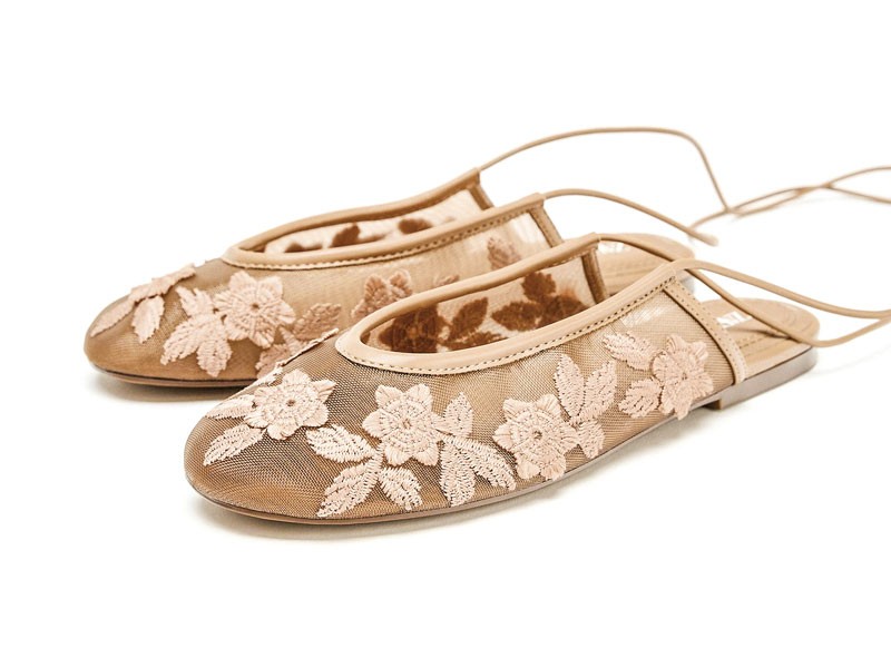 Low slingback shoes