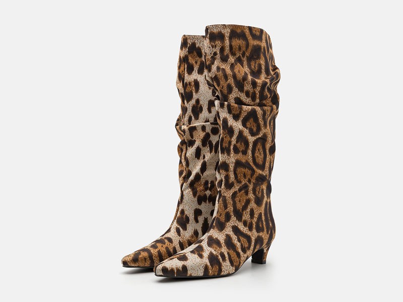 TENDENCIAS OTOÑO INVIERNO 2026 MUJER BOTAS SLOUCHY CALZADO SERMA FOTO-4.jpg SLOUCHY BOOTS: The wrinkled craze that will dominate Winter