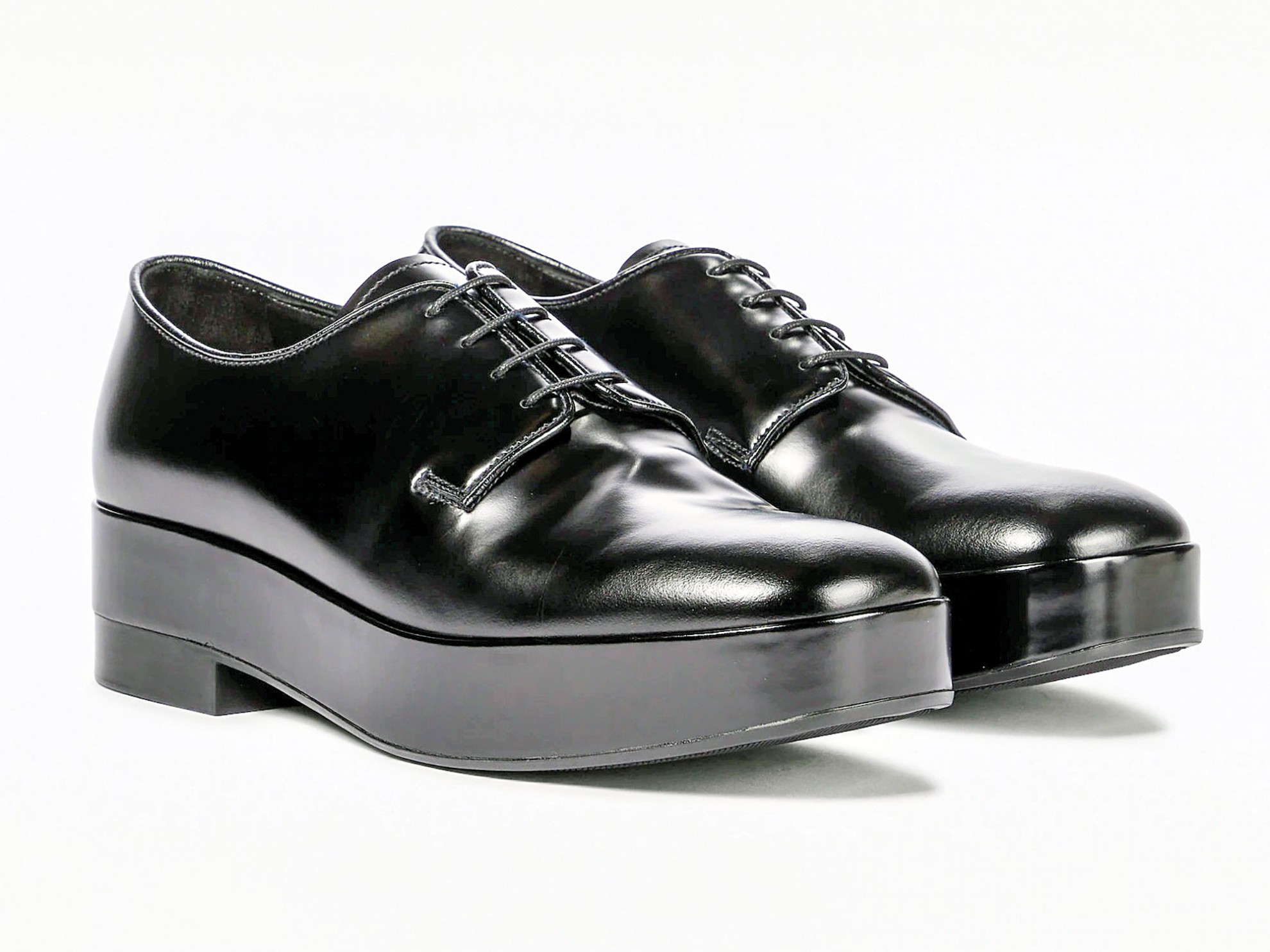 Lace-up dress shoes