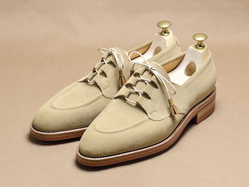 Lace-up casual shoes