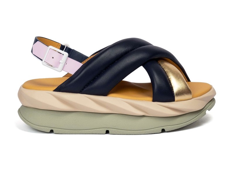 Ergonomic chunky: The disruptive sandal by 4CCCCEES