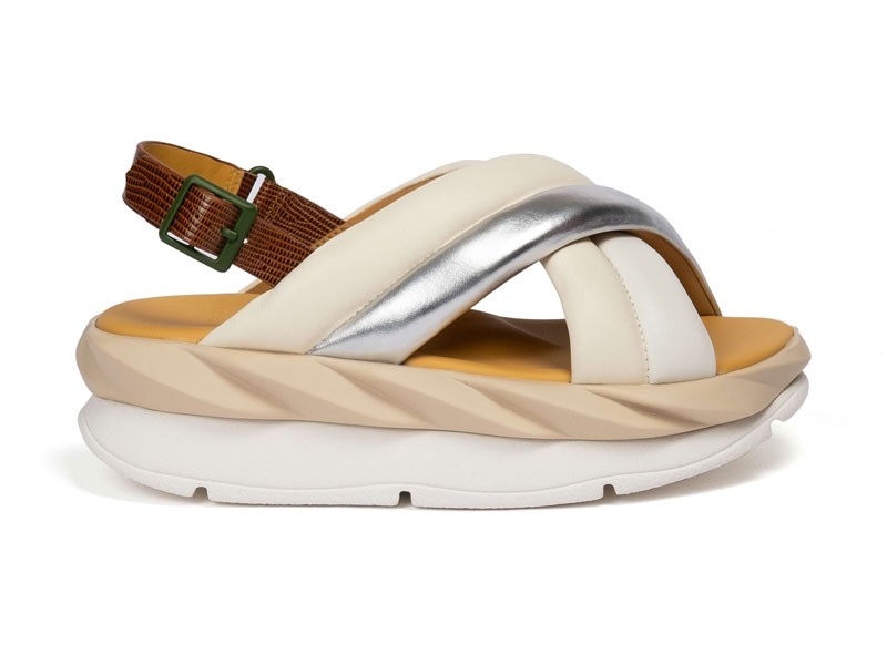 Ergonomic chunky: The disruptive sandal by 4CCCCEES