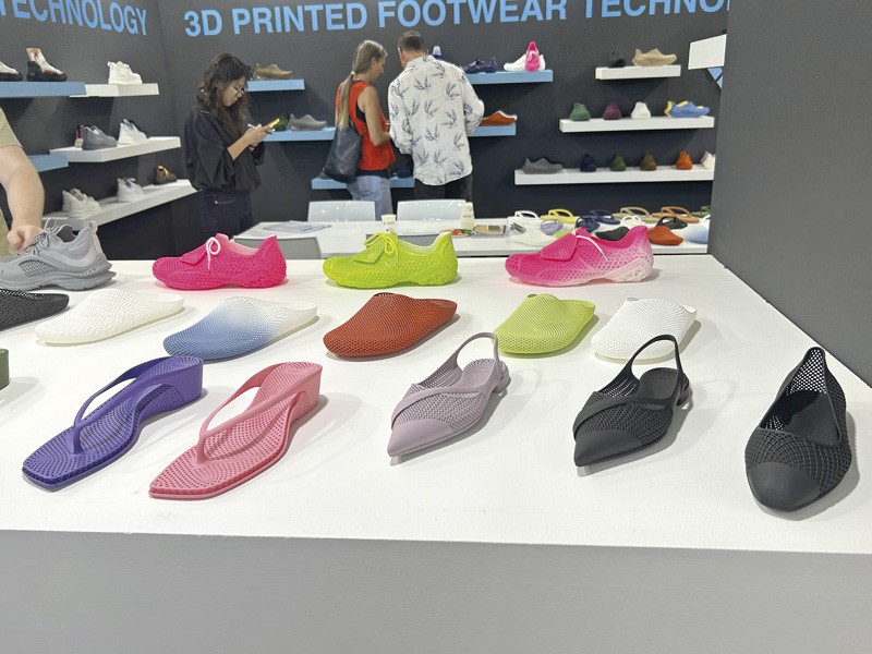 EXPO RIVA SCHUH established itself as the largest global meeting point for footwear and manufactured goods