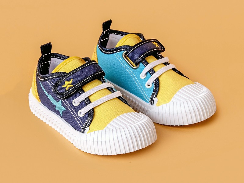 Shoes / sneakers