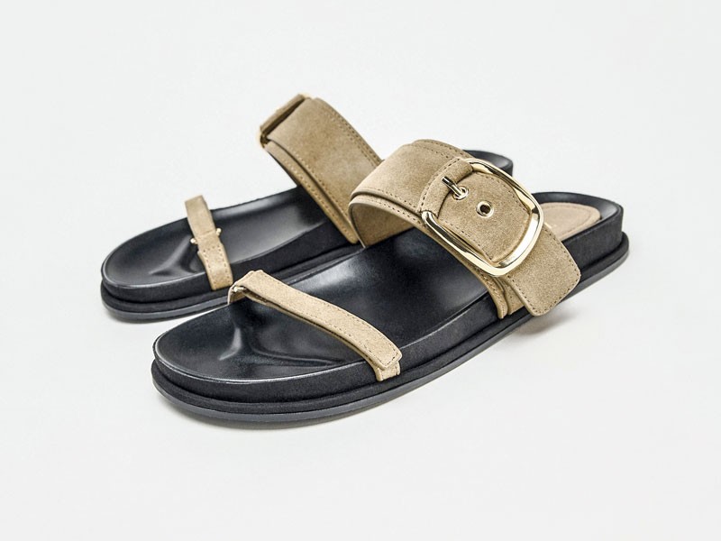 Flat sandals: New proposals