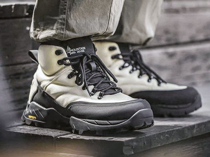 Outdoor boots / booties