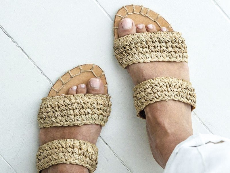 Flat Slides / Sandals 