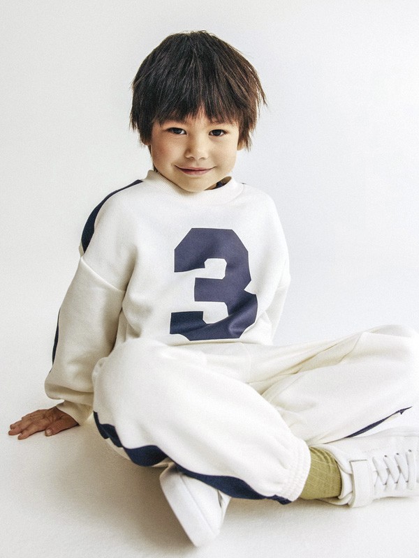 Kids sneaker-boot footwear with mid and high shafts