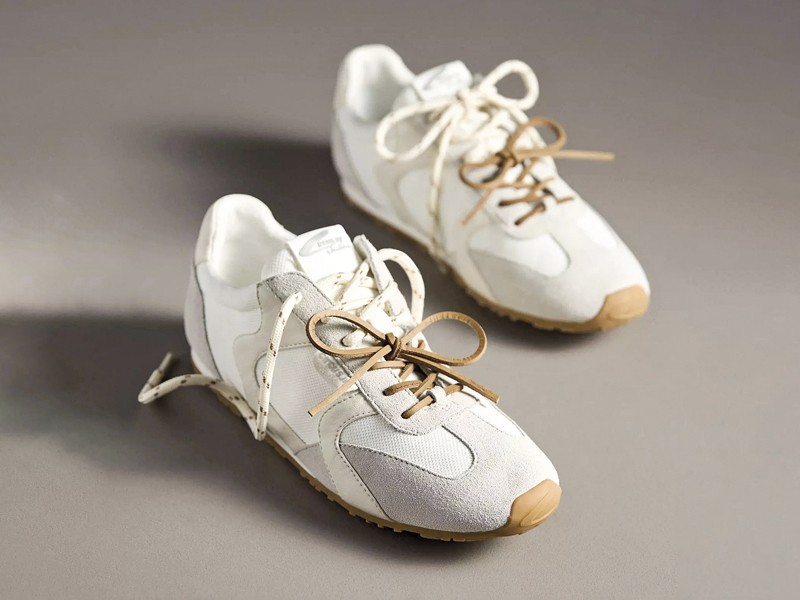 Urban sports sneakers: Updated vintage