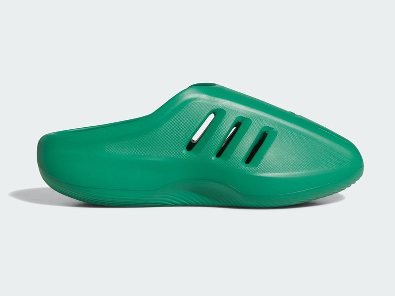 IIINFINITY: Las nuevas mules inyectadas de ADIDAS