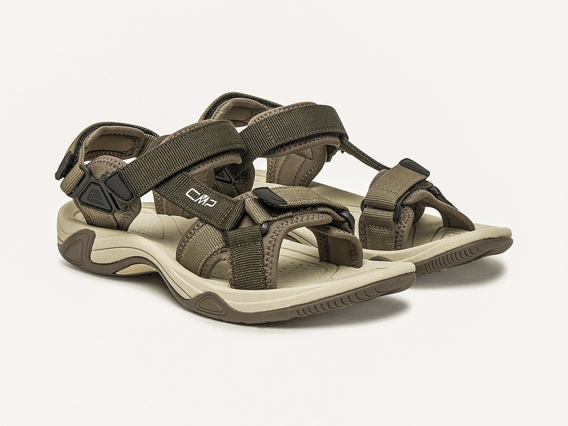 Sandalias outdoor refuerzan tiras, ajuste y suelas robustas