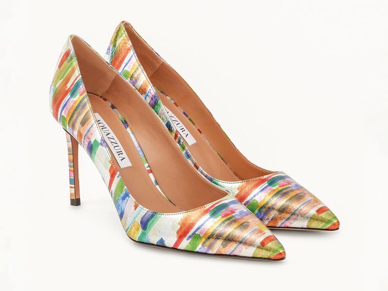 Closed high heel shoes