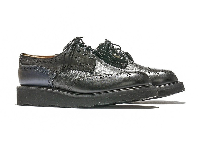 Lace-up dress shoes