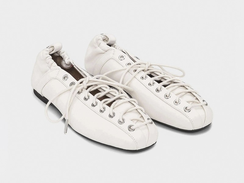 ACORDONADOS MUJER CALZADO TENDENCIA PRIMAVERA VERNAO 2026 2027 SERMA 15728285855_57815833_2048.jpg Acordonados femeninos combinan calados, punteras y cordones