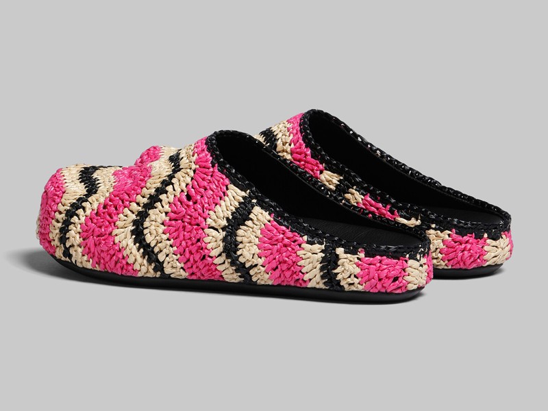 FOTO-5.-MARNI.jpg Summer 23/24 Previews. Exclusive multicolored crochet raffia for new MARNI models