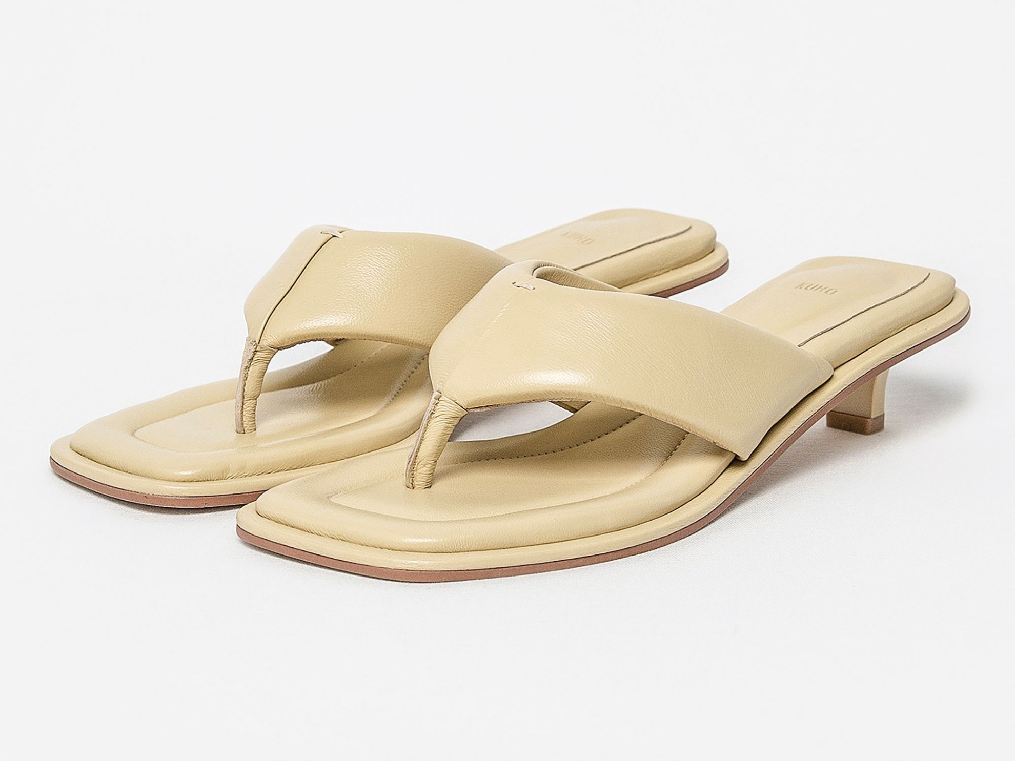 Flip flops with high heels and platforms: Minimal uppers, greater sensuality