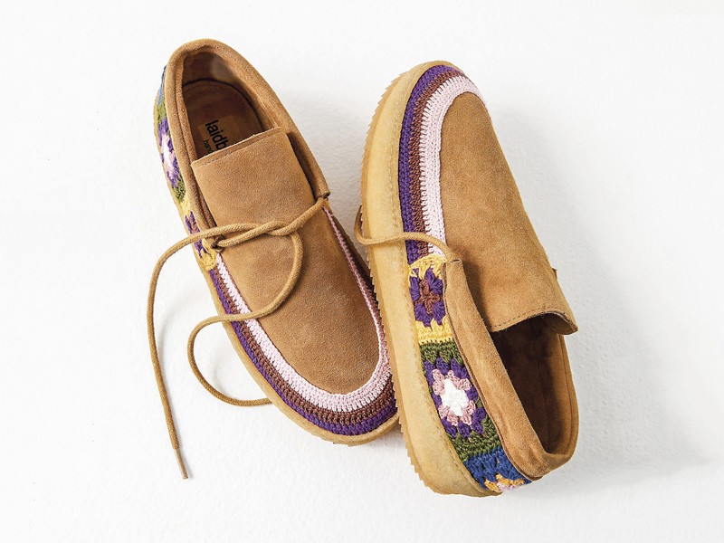 Lace-up flat shoes