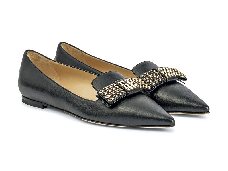 Low shoes with XL hardware on buckles and straps