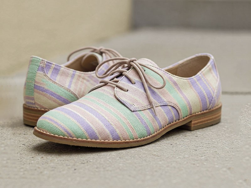 Lace-up shoes