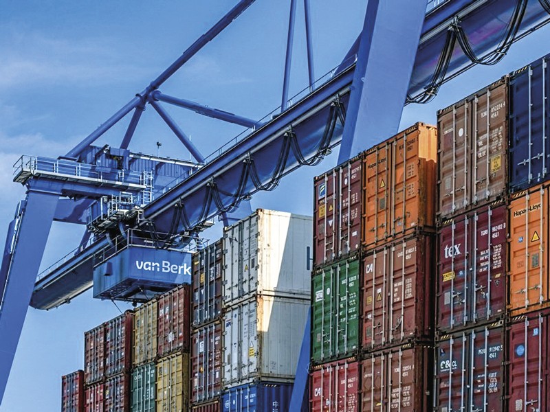 The decline in projected shipments is linked to the higher tariffs imposed by the USA on Brazilian footwear.