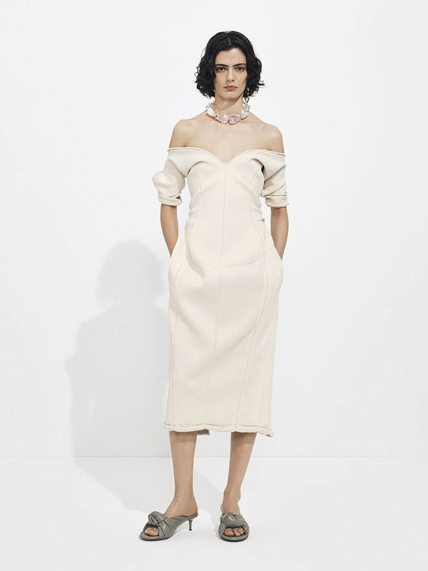 High shoes combine pointed toes, textures and heels