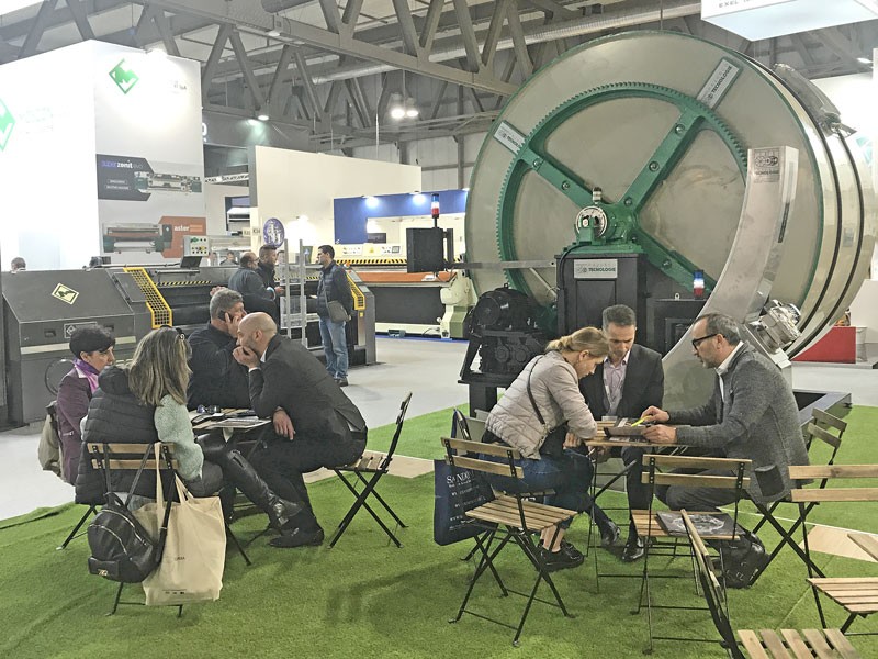 SIMAC TANNING TECH es la mayor plataforma de negocios para la industria italiana proveedora de tecnología para las manufacturas.