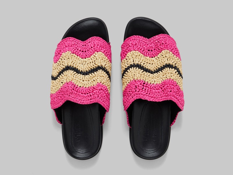 FOTO-12.-MARNI.jpg Summer 23/24 Previews. Exclusive multicolored crochet raffia for new MARNI models