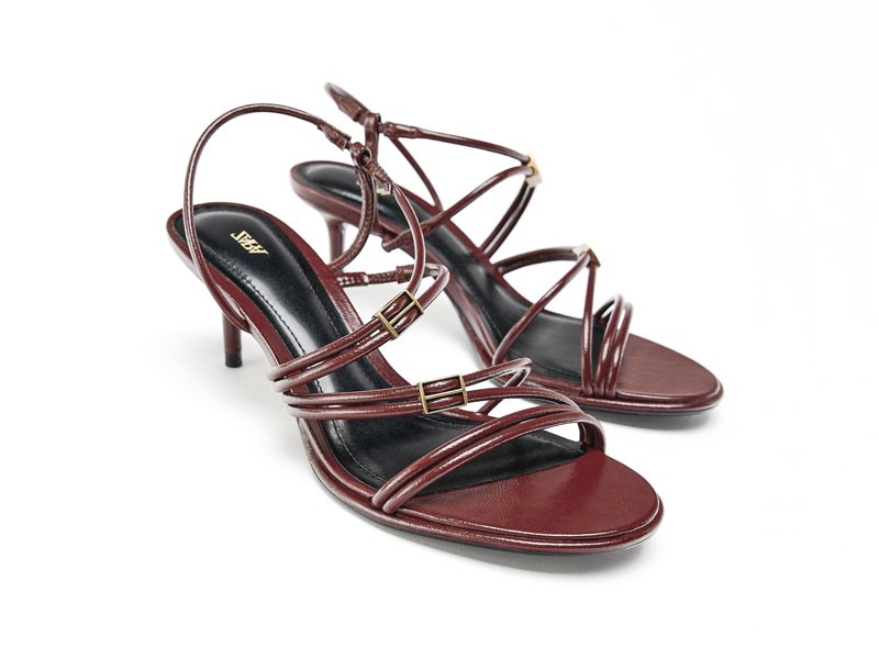 High heel sandals: Elegance and innovation