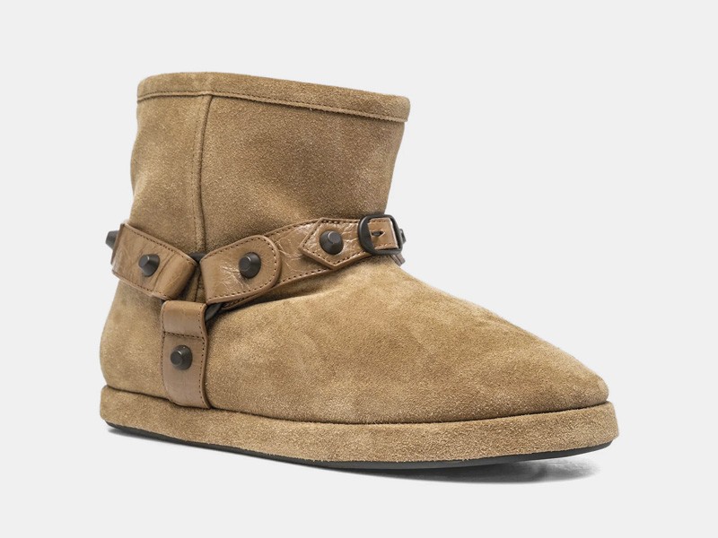 Puffer booties expand volume on the upper
