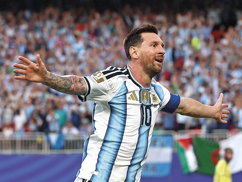 Uno de los mayores ídolos del fútbol argentino, reconocido mundialmente.