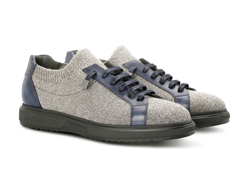 Lace-up casual shoes
