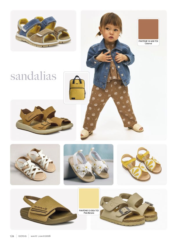 Sandalias infantiles ordenan el surtido entre cierres y color
