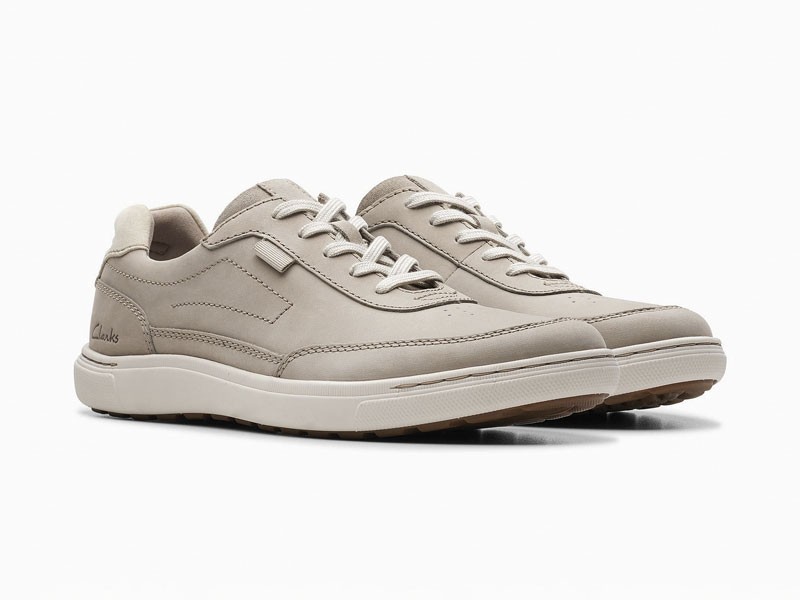 Lace-up casual shoes