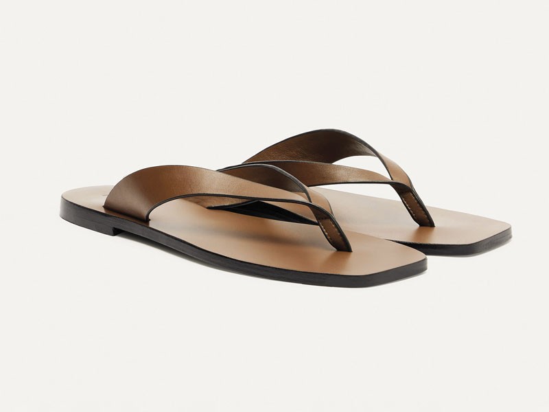 OJOTAS MUJER CALZADO TENDENCIA PRIMAVERA VERNAO 2026 2027 SERMA167P01126812.jpg Urban flip-flops refine straps, textures and dark tones