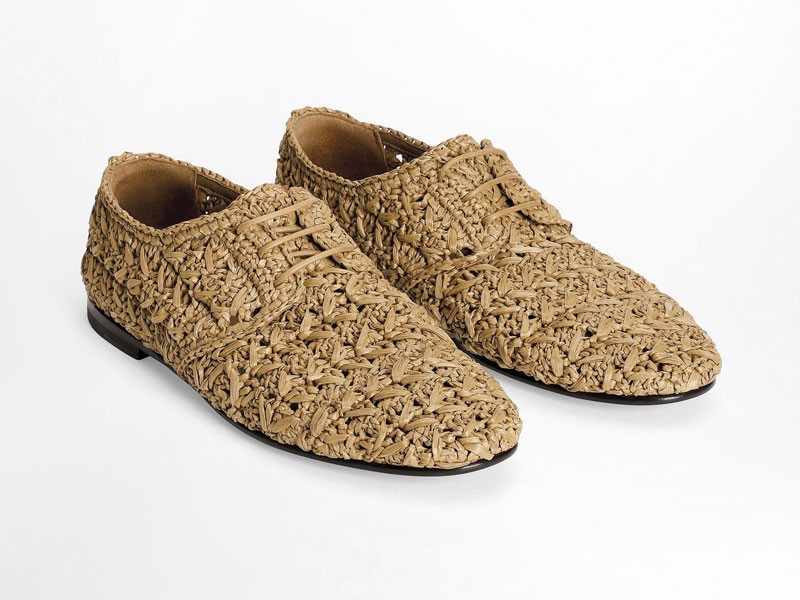 Lace-up shoes