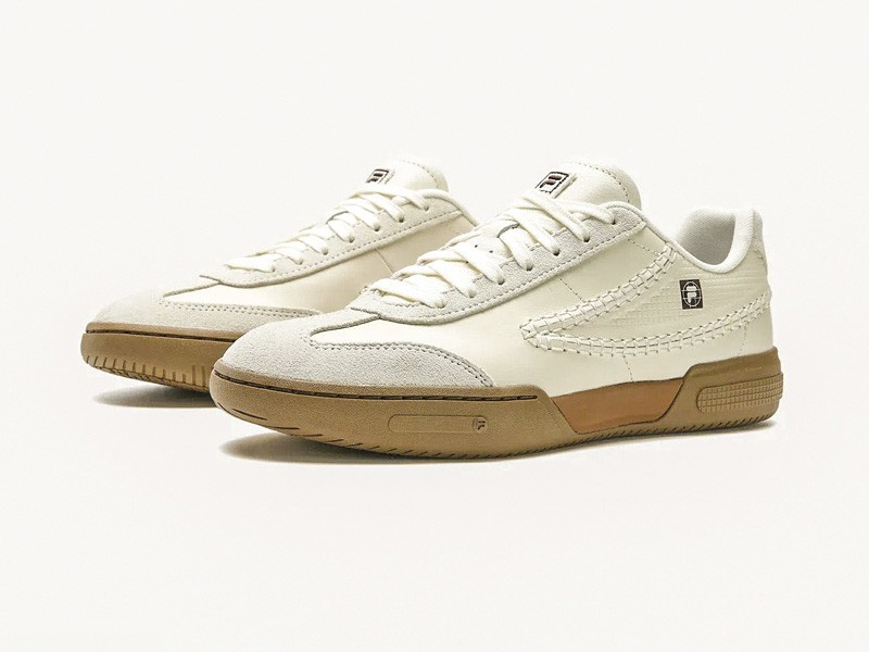 Sneakers masculinas consolidan verdes, gum y perfiles bajos